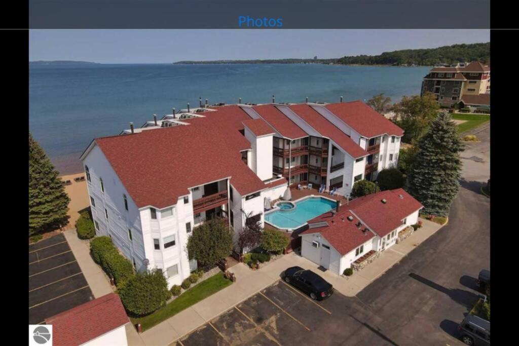 New Listing Beach Bliss 211! Stunning Bay View Traverse City Eksteriør bilde