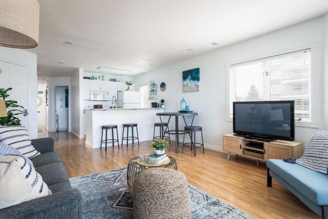 New Listing Beach Bliss 211! Stunning Bay View Traverse City Eksteriør bilde