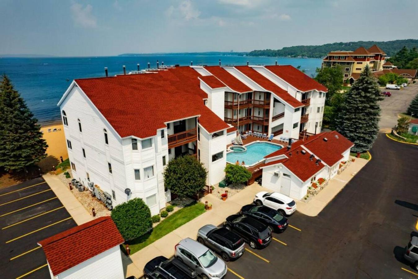 New Listing Beach Bliss 211! Stunning Bay View Traverse City Eksteriør bilde