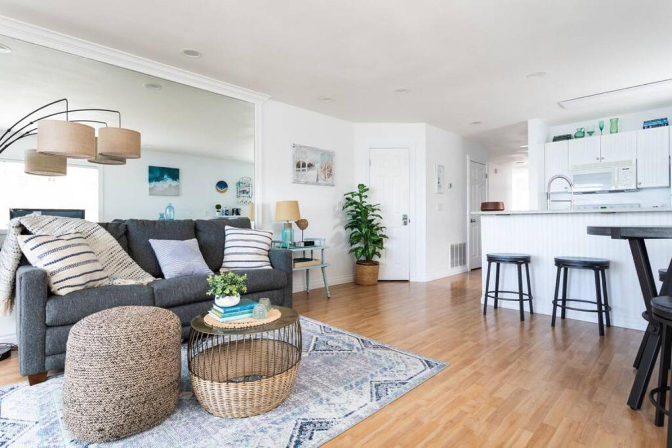 New Listing Beach Bliss 211! Stunning Bay View Traverse City Eksteriør bilde